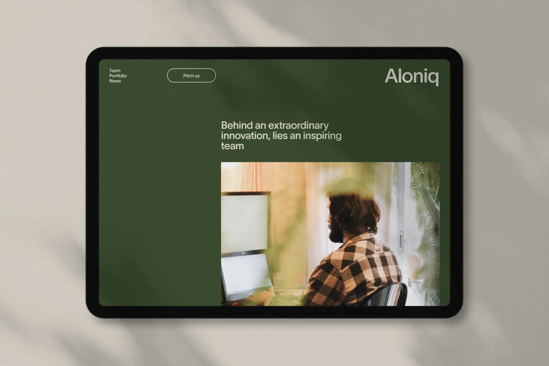 Aloniq case